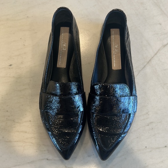 AGL black leather pointed toe loafers + dust cover - Picture 5 of 7